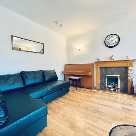 Villa Millerston House à Glasgow Extérieur photo
